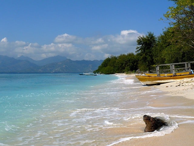 plage sable blanc cocotiers îles Gilis Lombok Indonésie