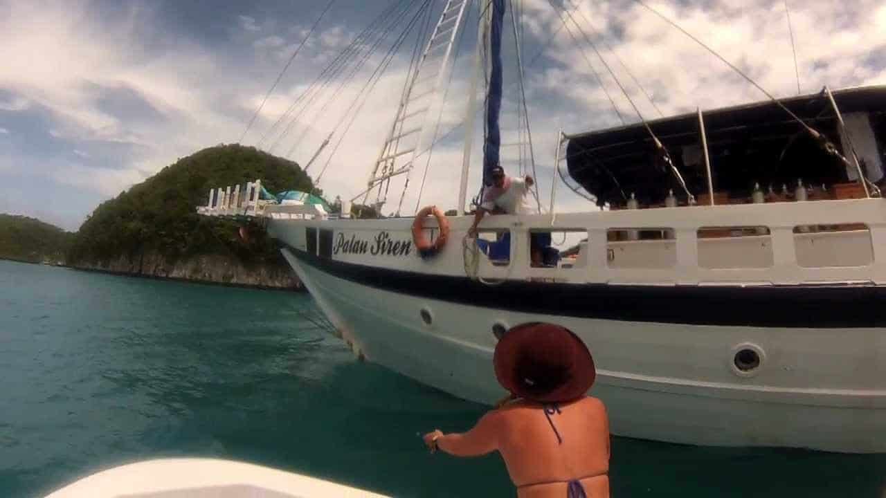 SY Palau Siren