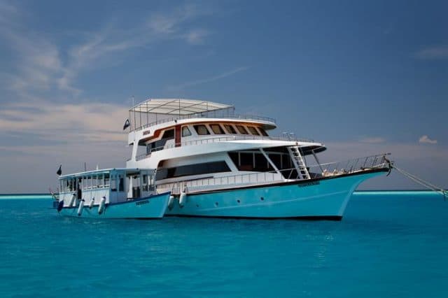 bateau croisiere plongee sous marine maldives sheena