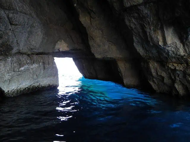 plongee caverne malte